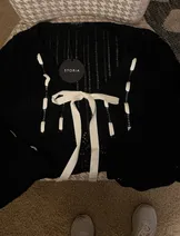 Sweaters & Knits image