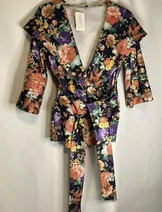 Sweaters & Knits image