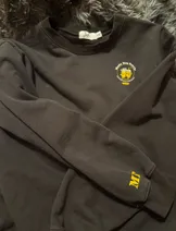 Sweaters & Knits image