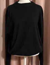 Sweaters & Knits image