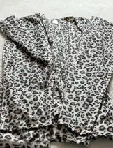 Sweaters & Knits image