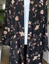 Sweaters & Knits image