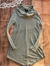 Sweaters & Knits image