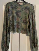 Sweaters & Knits image