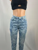 Jeans & Denim image