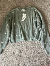 Sweaters & Knits image