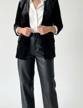 Sweaters & Knits image