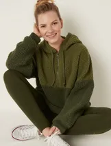 Sweaters & Knits image