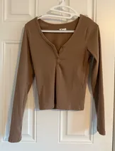 Sweaters & Knits image