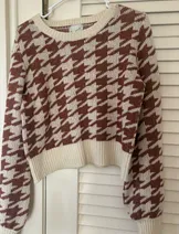 Sweaters & Knits image