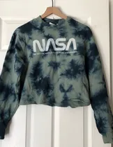 Sweaters & Knits image