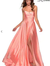 Dresses image