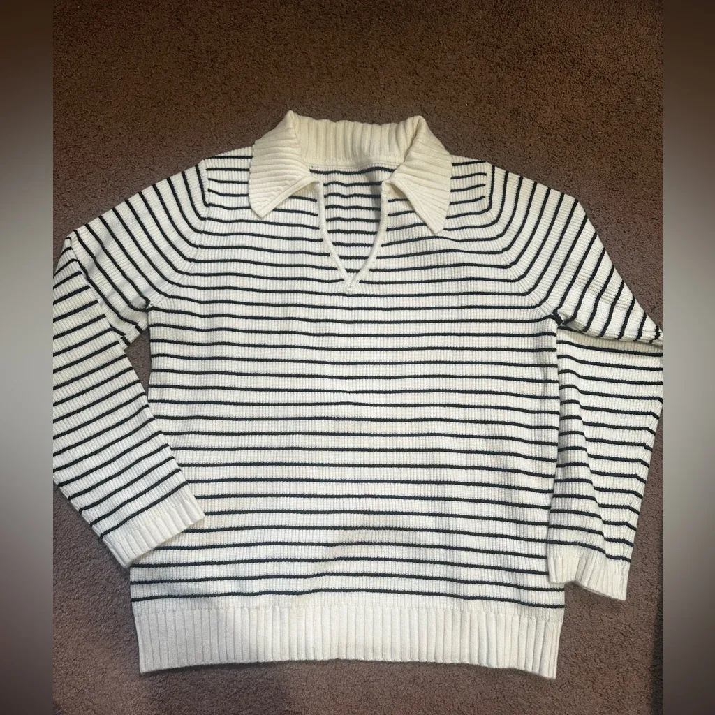 Black and white striped collared sweater - Image 2