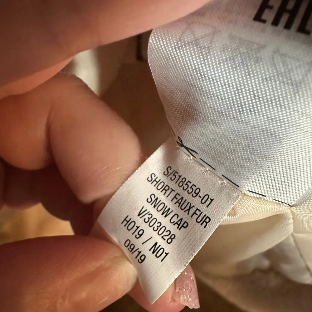 Banana Republic Women's Light Pink Faux Fur Full Zip Jacket Size Medium - Image 7