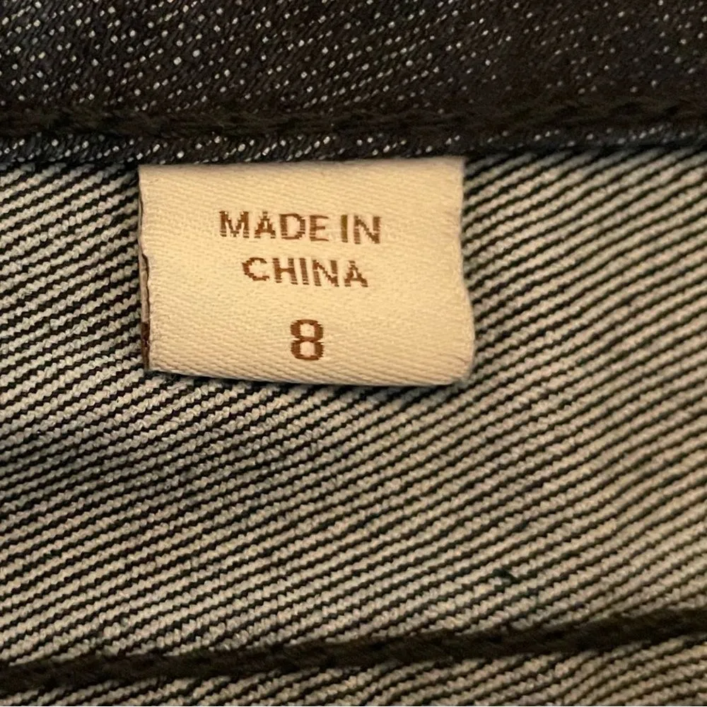 Coldwater Creek Denim Cropped Capris with Contrasting Floral Cuffs Blue Size 8 - Image 5