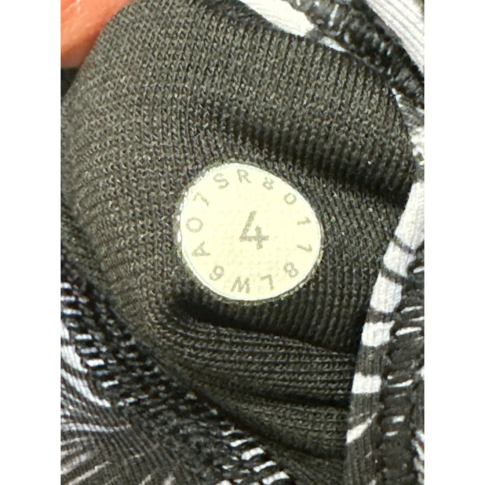 Lululemon Wonder Under High Rise Floral Print Crop Leggings Size 4 - Image 5