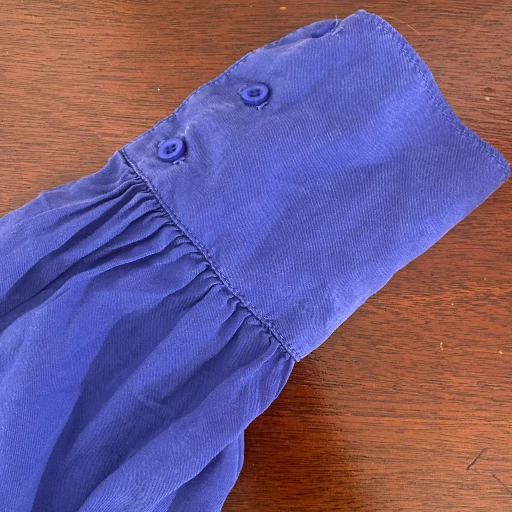 Bella Dahl Blue Long Sleeve Tie‎ Front Blouse with button cuffs size Small - Image 3