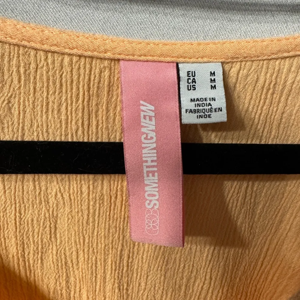 NWOT Vero Moda’s Something New Orange V-Neck Short Dress Flared Sleeves in Med - Image 4