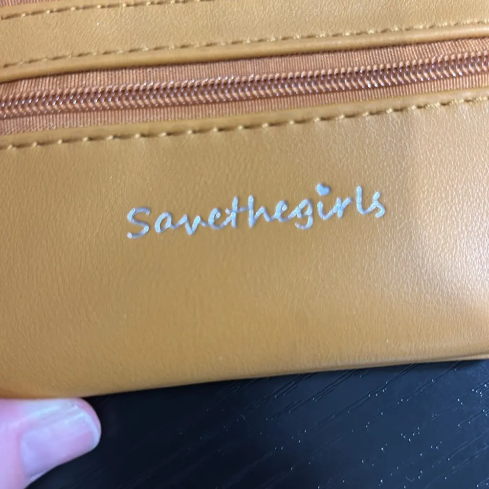 Save the girls mustard yellow key change and card purse - Image 2