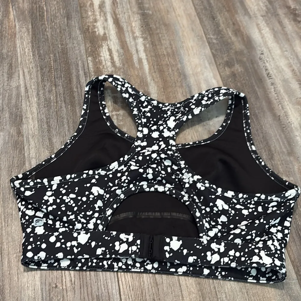 Fabletics Sylvia Bra in Sandstorm - Image 4