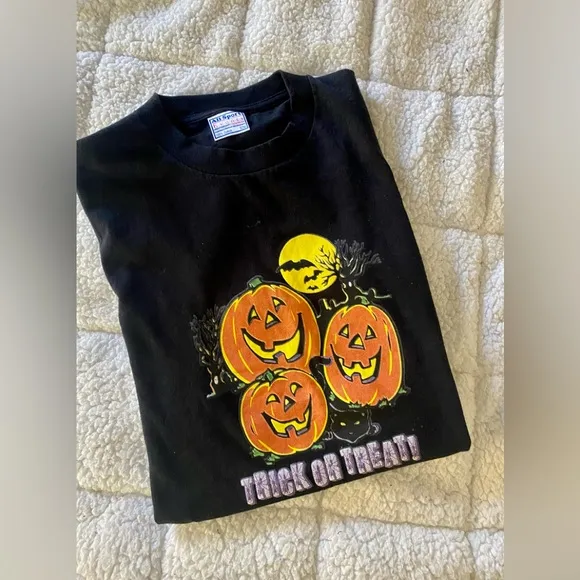 y2k single stitch trick or treat halloween tee / all sport events / small - Image 2