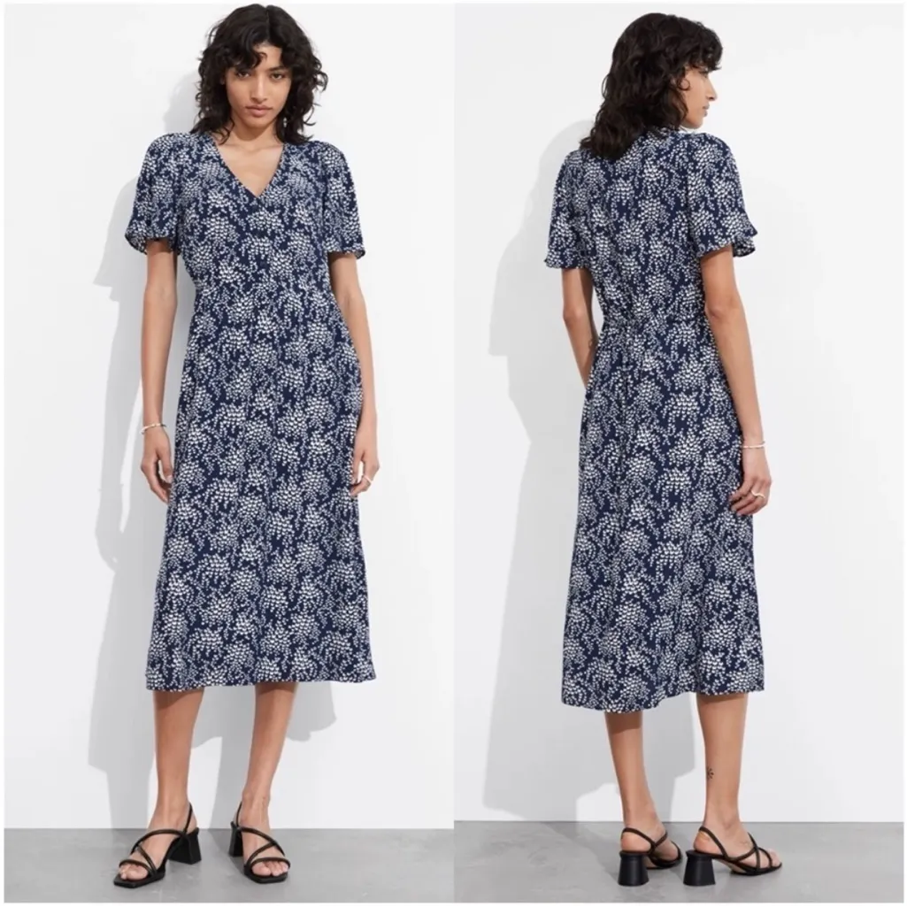 & Other Stories Flutter Sleeve V-Neck Button Front Navy Floral Print Midi Dress - Image 16