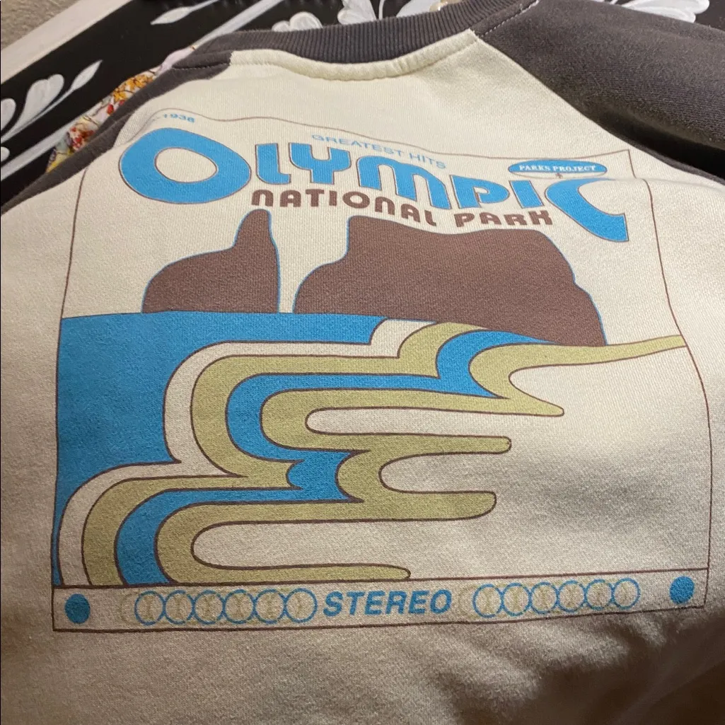 Parks Project for Free People
Olympic Greatest Hits Raglan Sweatshirt Gray Size M - Image 6