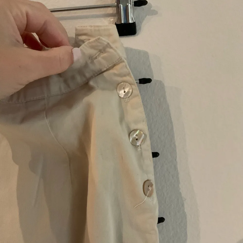 Womens Pants Cream Solid Cropped Beachy Medium - Image 3