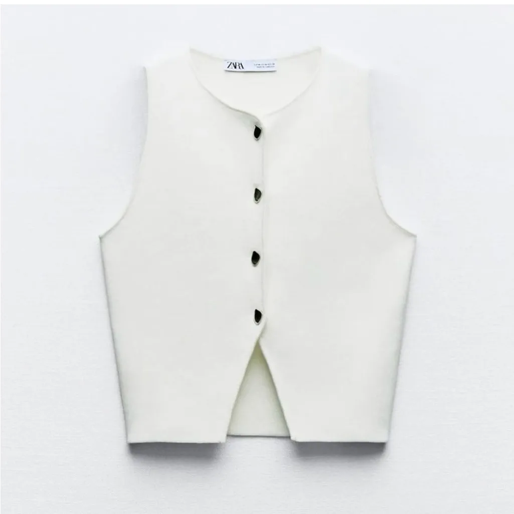 Zara NWT white short vest with silver buttons - Image 9
