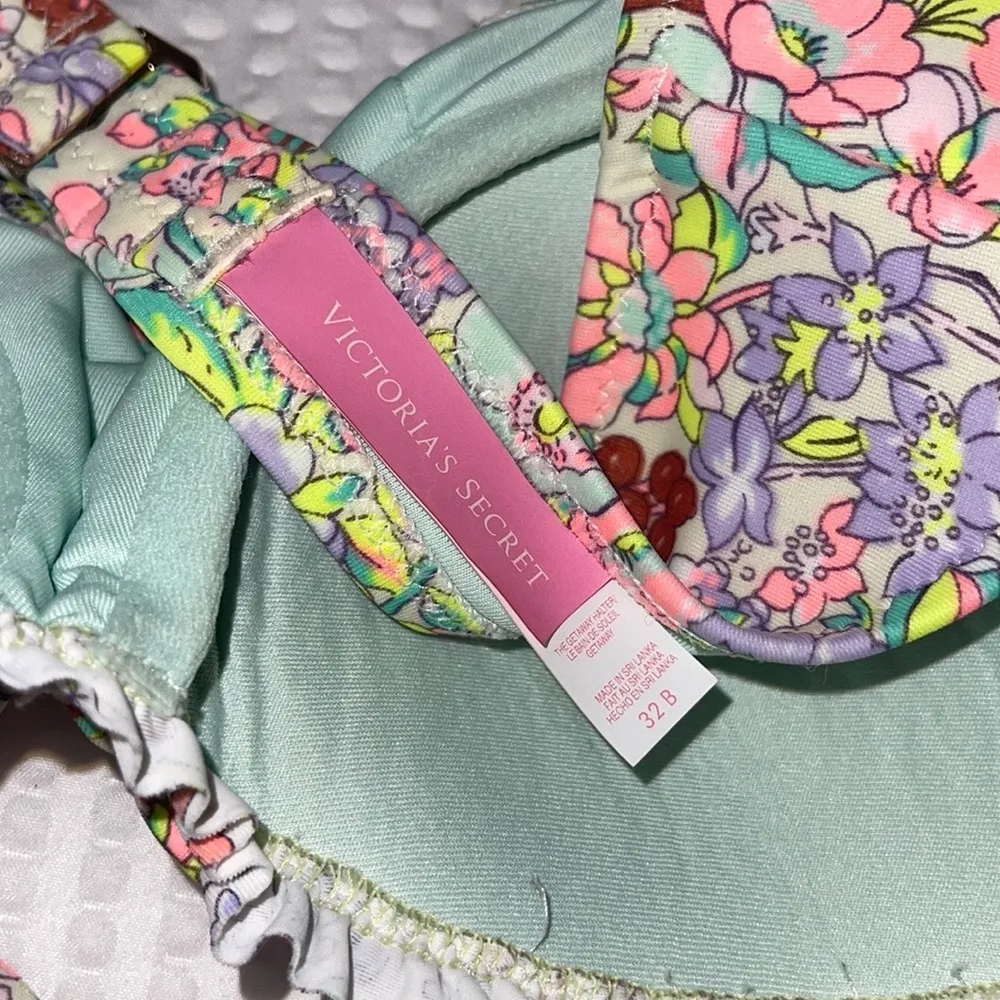 Victorias Secret Bikini Top Size 32B Floral Ruffle Halter. - Image 3