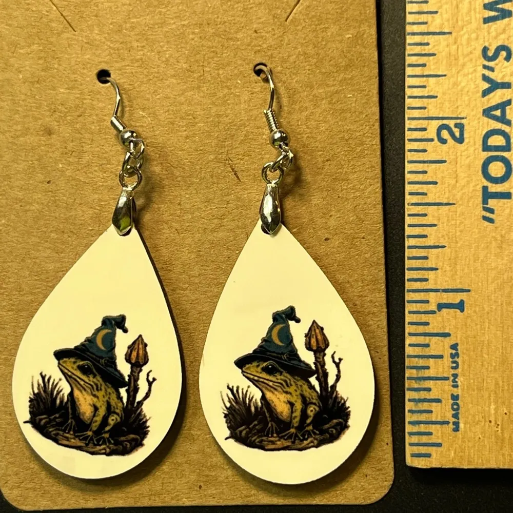 Frog Wizard Teardrop Dangle Pierced Earrings New - Image 3