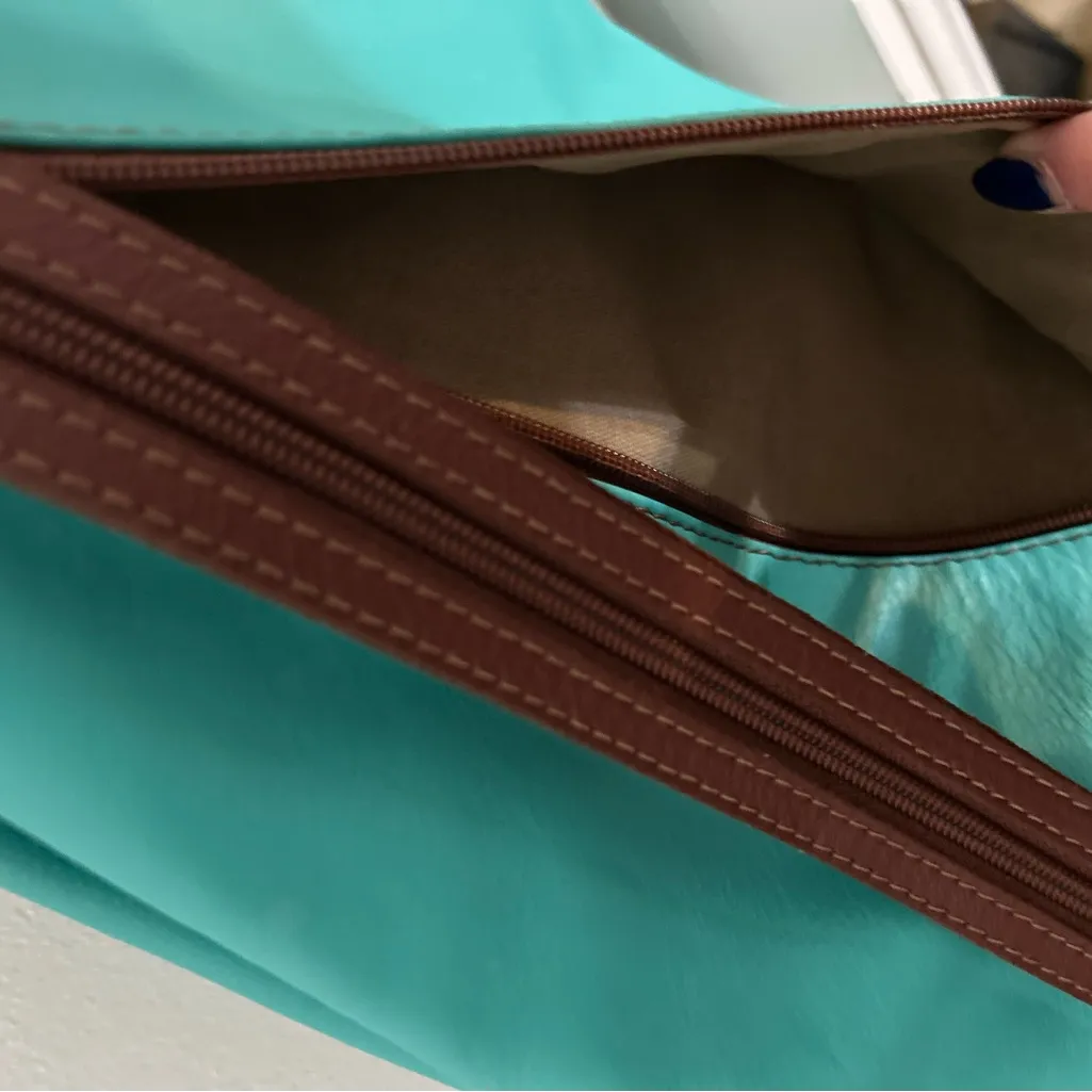 Vera Pelle Leather Two-Way Backpack and Shoulder Bag - Image 10