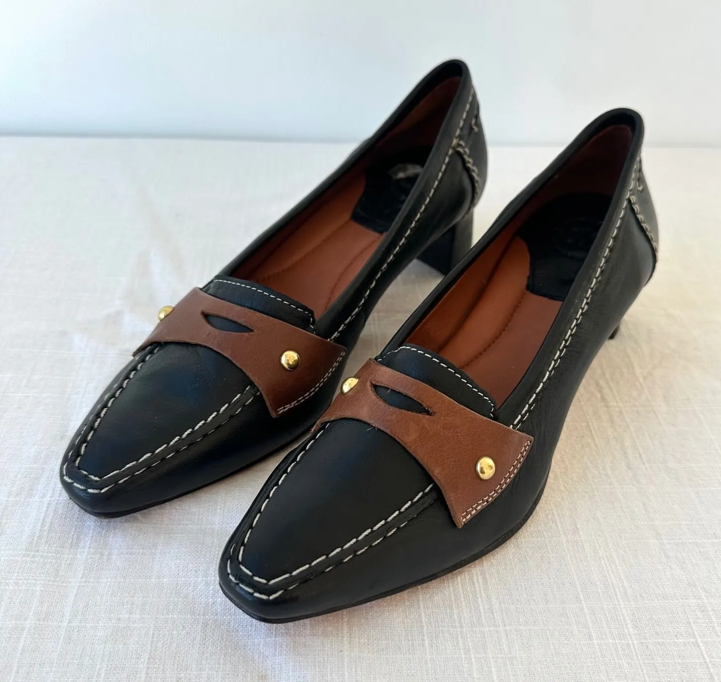 Johnston & Murphy Black Leather Loafer Heels Square Toe Womens Size 7 - Image 1