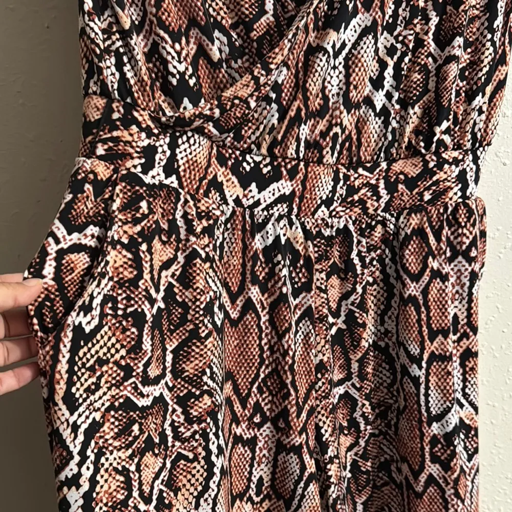 Elegant Snake Print Jumpsuit Black Size undefined - Image 3