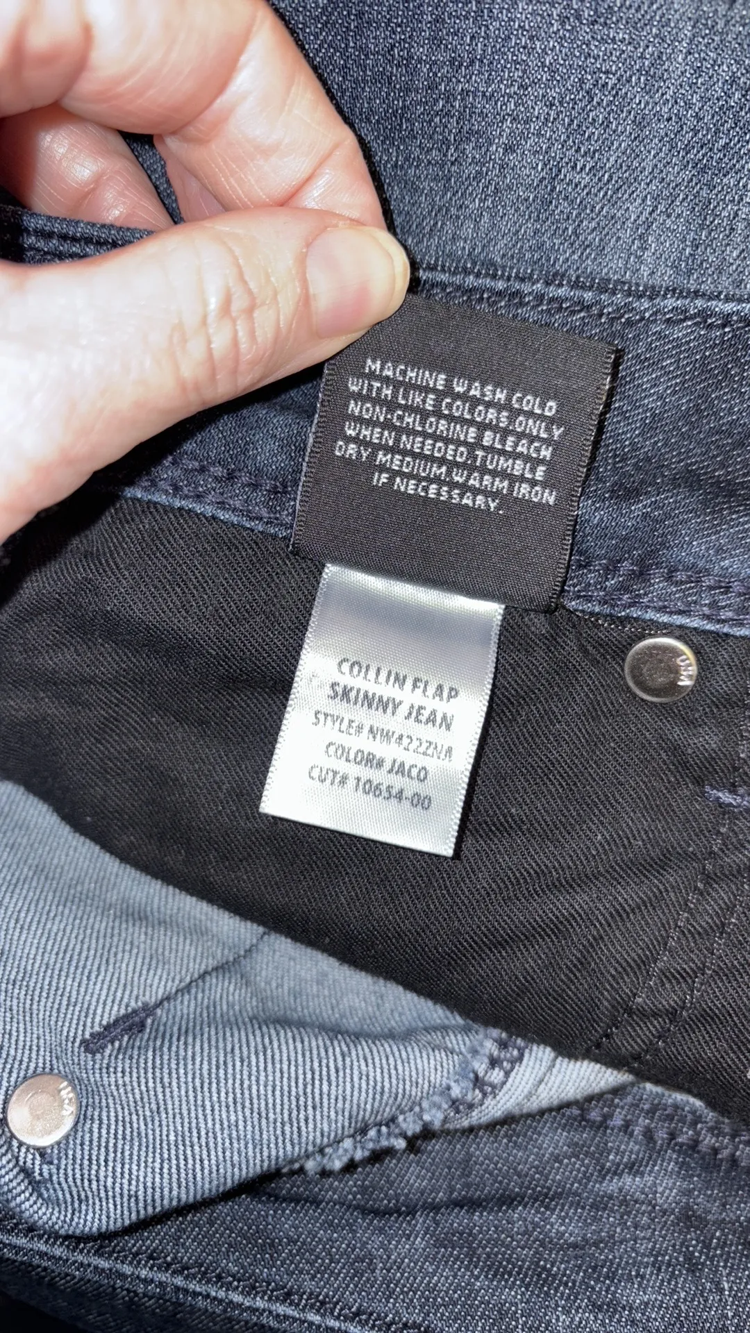 Hudson jeans Collin Flap Skinny distressed knees button/zip pockets Size 26 - Image 10