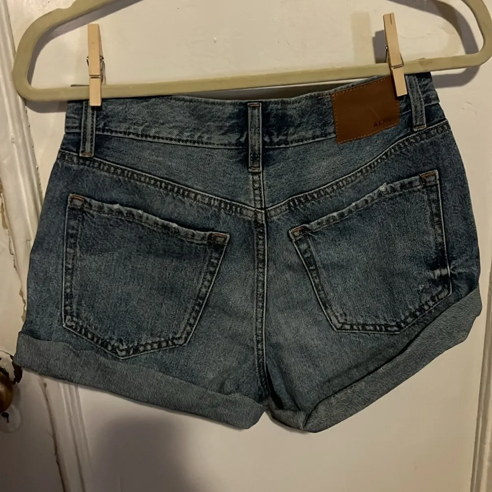 denim jean shorts light wash - Image 3