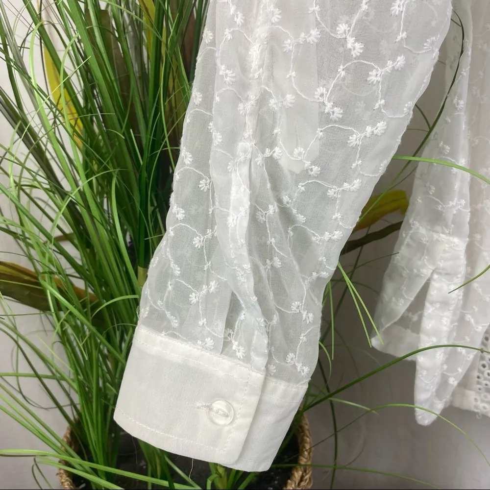 V Christina White Long Sleeve Sheer Eyelit & Embroidered Lace Blouse Top M Size M - Image 3