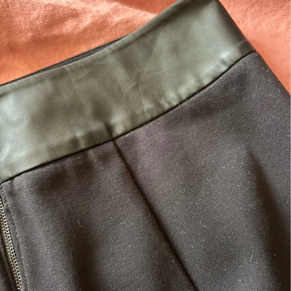 Black Cabi Miranda pleather skirt - Image 6