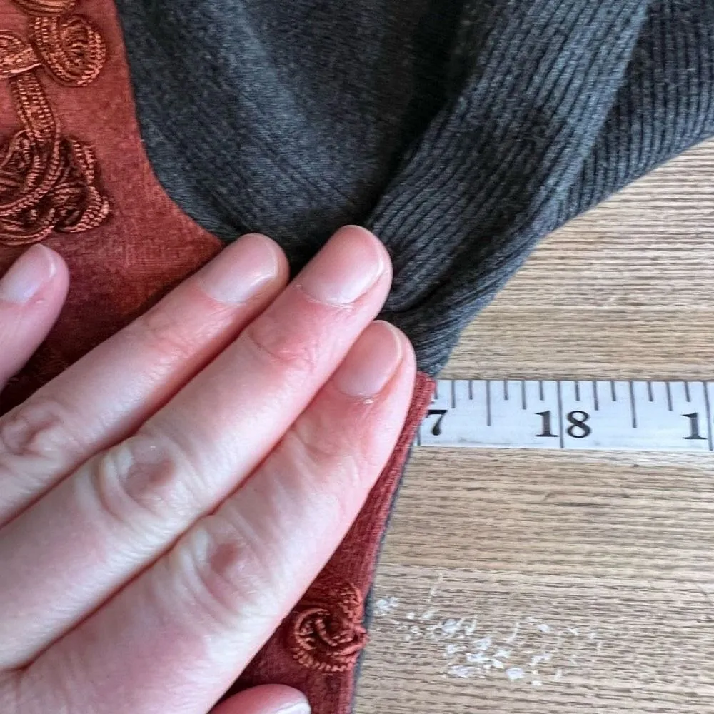 Hem & Thread Women's LS Top Burnt Sienna Brown Gray Knit Embroidery Thermal - Image 3