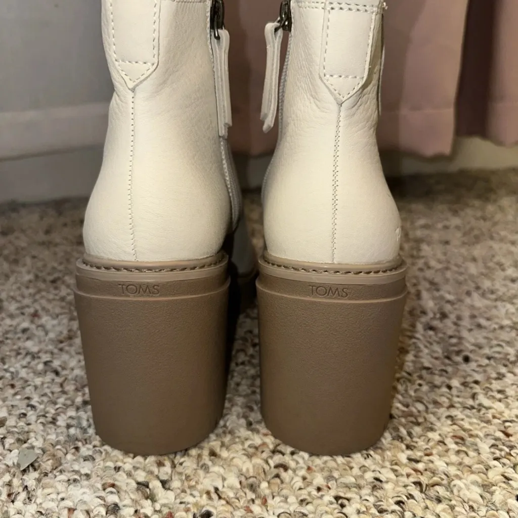 TOMS Rya Lug Sole Women's Size 9.5 Block Heel Platform Booties Light Sand - Image 4