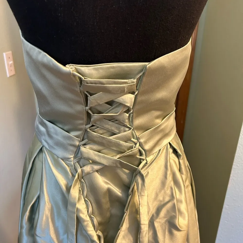 NWOT light green satin strapless pleated formal dress size S prom bridesmaid - Image 5