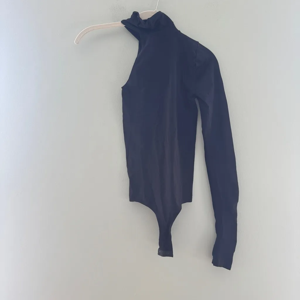 Commando Ballet Body One-Shoulder Turtleneck Bodysuit - Image 12