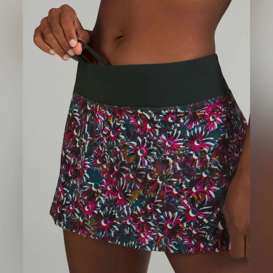 Lululemon Play Off the Pleats Skirt Floral Electric Multi Rare Retired  Sz10 - Image 7