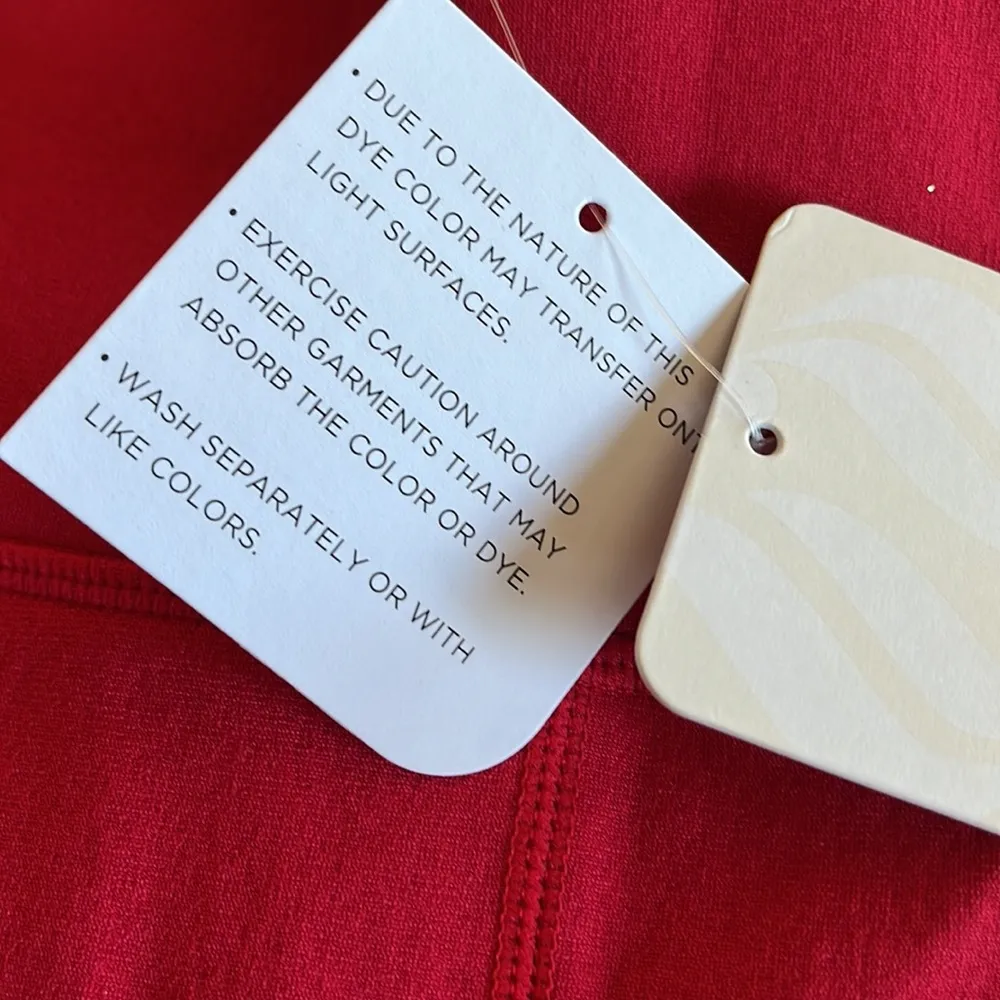 NWT FABLETICS Mid-Rise SculptKnit Leopard 7/8 Leggings Red - Image 5