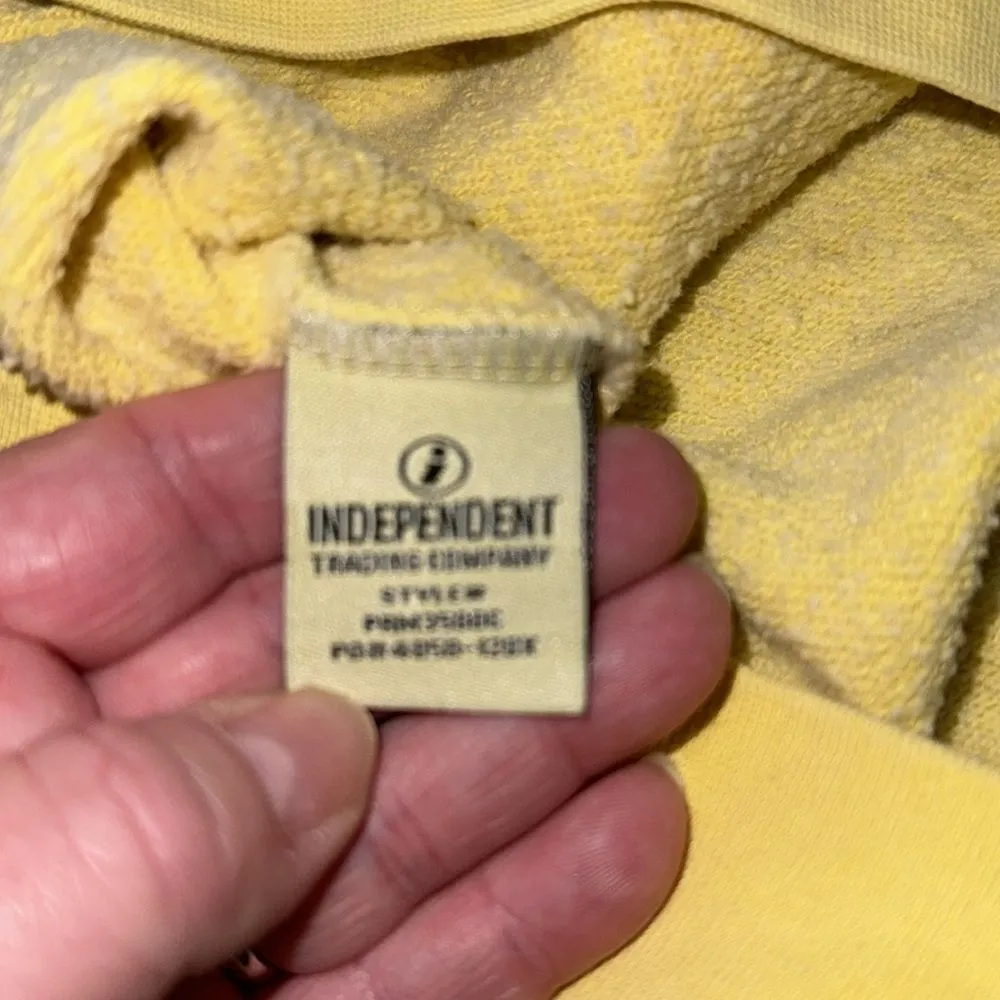 Harry Styles Love on Tour Crewneck Sweatshirt, size small Yellow - Image 7