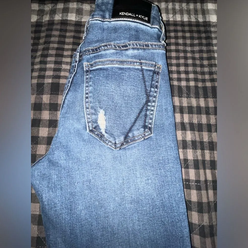 Kendall + Kylie The Ultra Babe Skinny Jeans Size 1/25 - Image 2