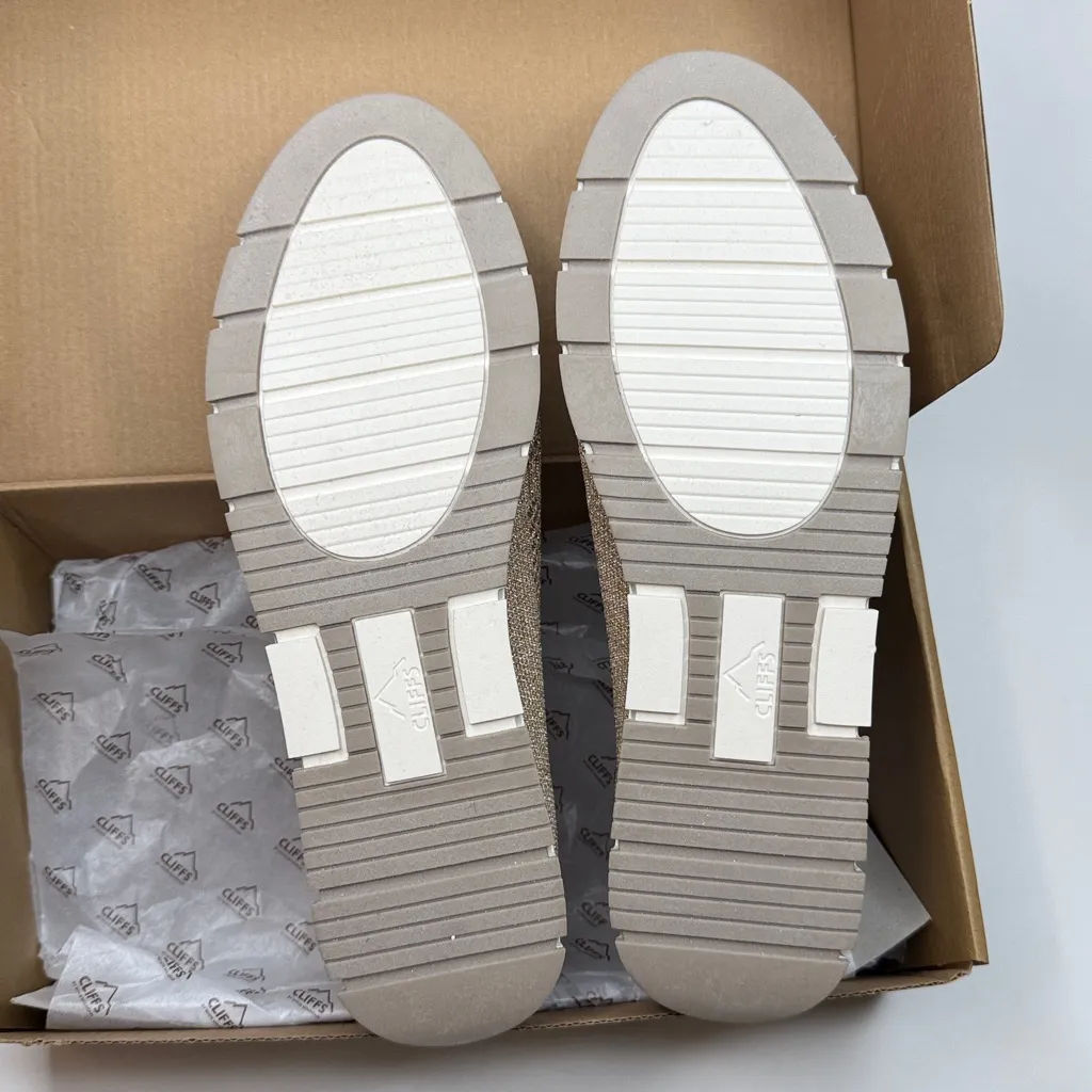 Cliffs by White Mountain Women's Garren Slip - Image 15