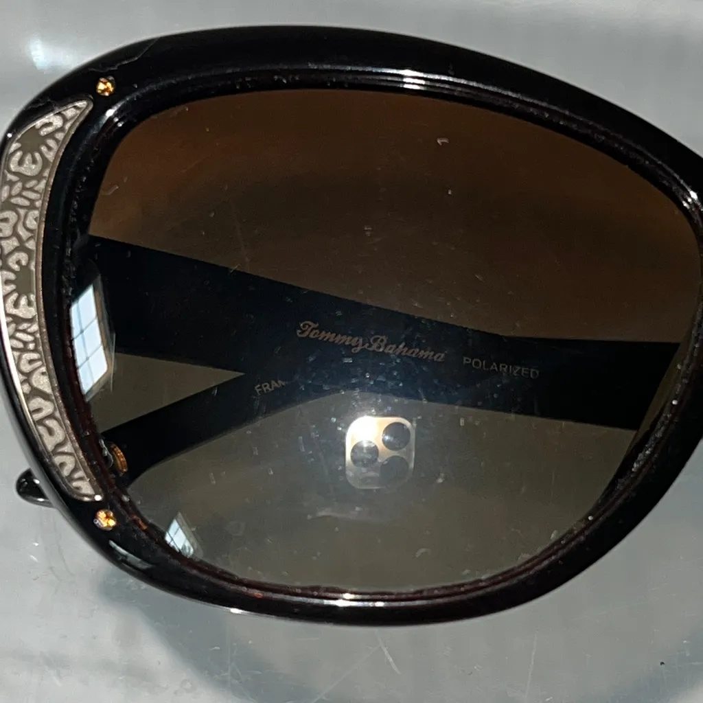 Chic Black and Brown Sunglasses - Image 8