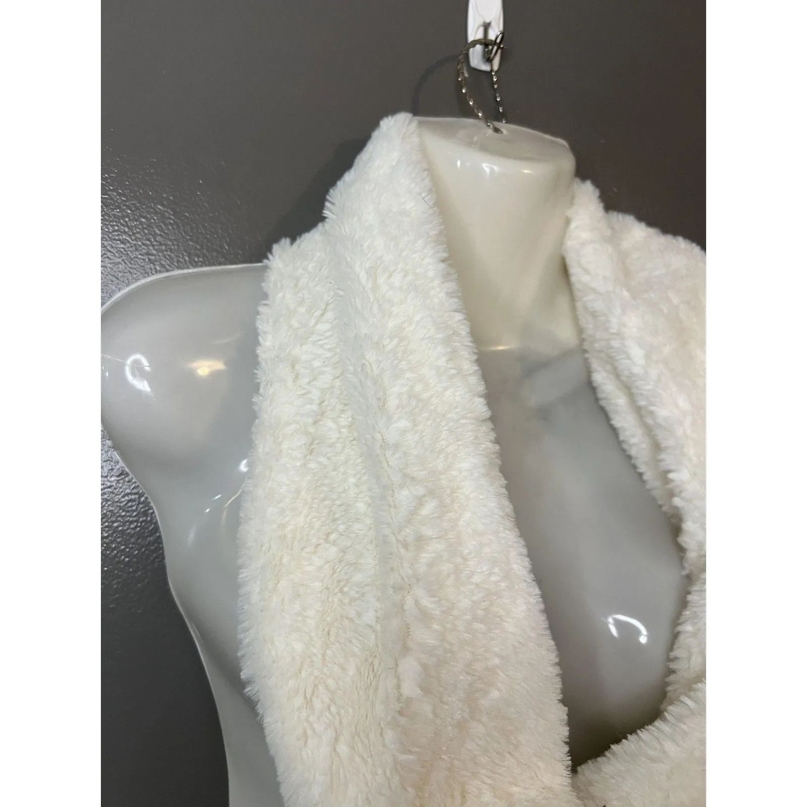 Faux Fur Infinity Scarf Womens One Size White Ivory Plush Soft Snood Winter - Image 2
