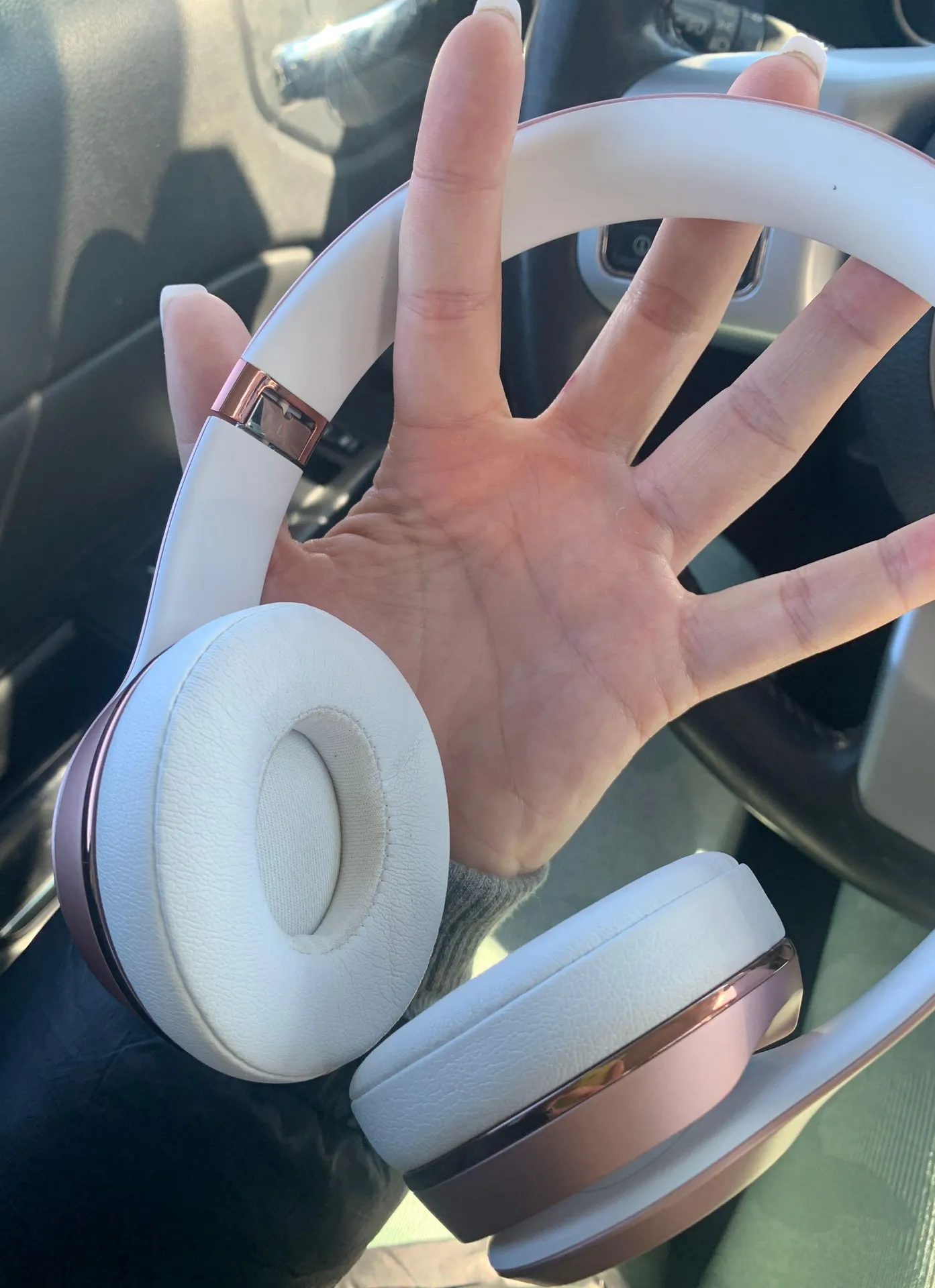 Beats by Dre Solo 3 Wireless Rose Gold - Image 2